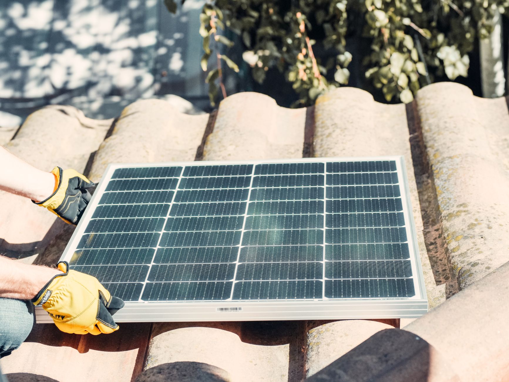 Installateur panneaux solaires équipe à Orléans